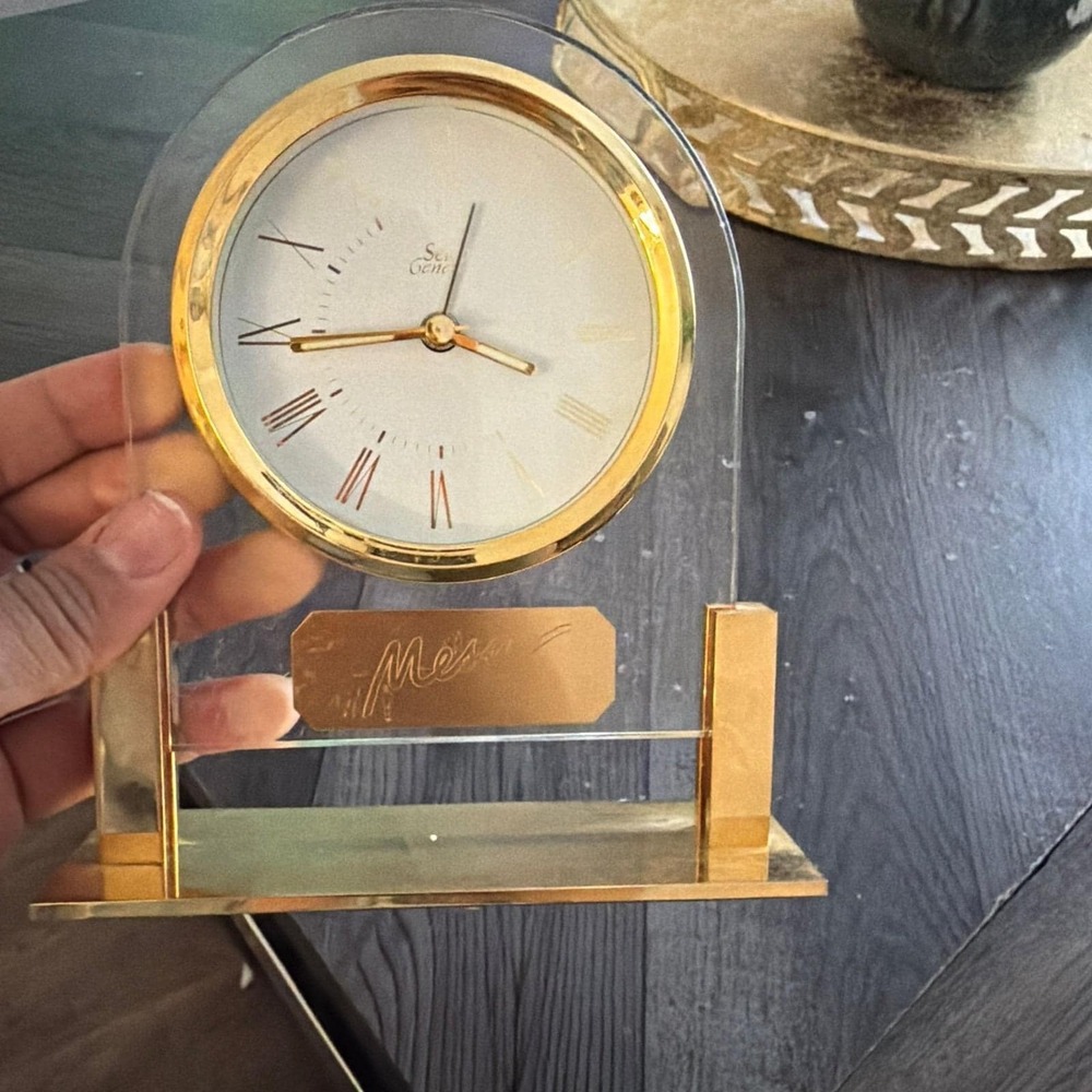Vintage Selco Genève Swiss quartz desk clock — cleaned and working with new b
